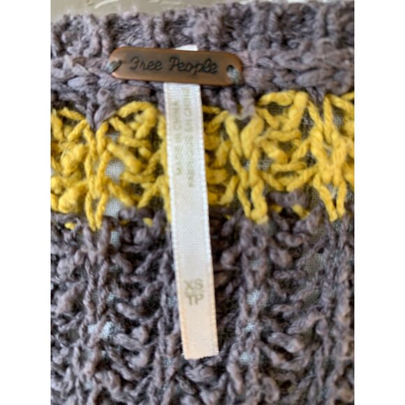 Free People XS - M Oversized Knit Sweater Gray & Yellow Striped Pullover RY10631 - Picture 3 of 10